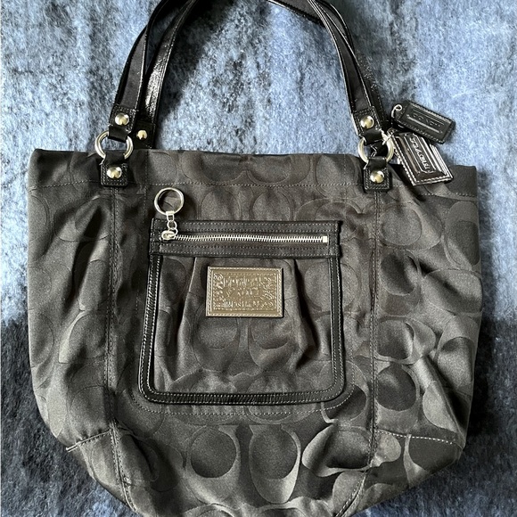Coach Poppy black fabric tote bag. Excellent condition!❣️ - Picture 3 of 11